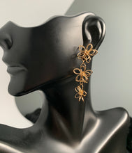 Load image into Gallery viewer, 3 Tier Linked Metal Wire Flower Dangle Earrings
