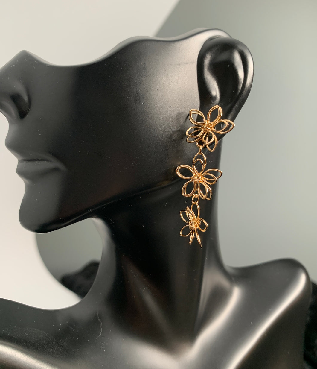 3 Tier Linked Metal Wire Flower Dangle Earrings